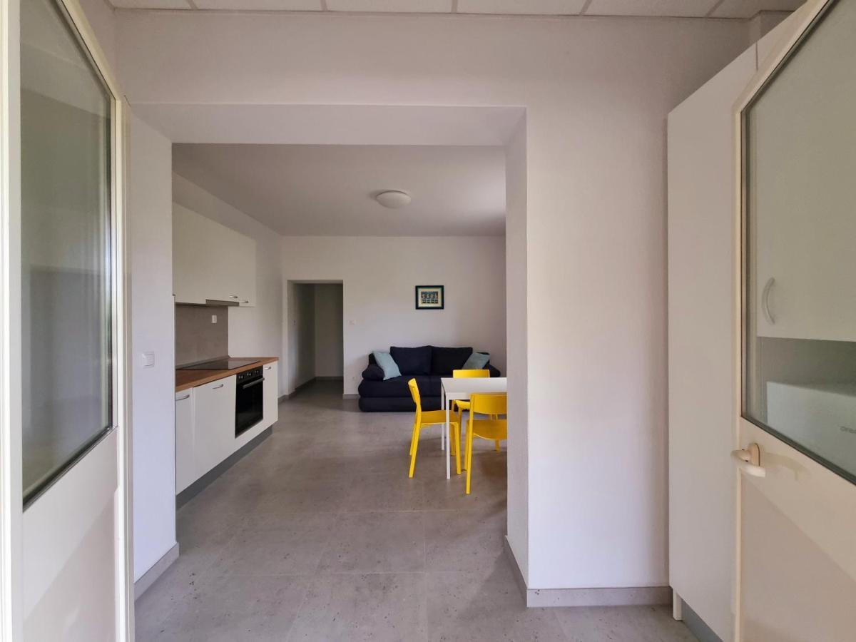 Apartments Iskra Duće エクステリア 写真