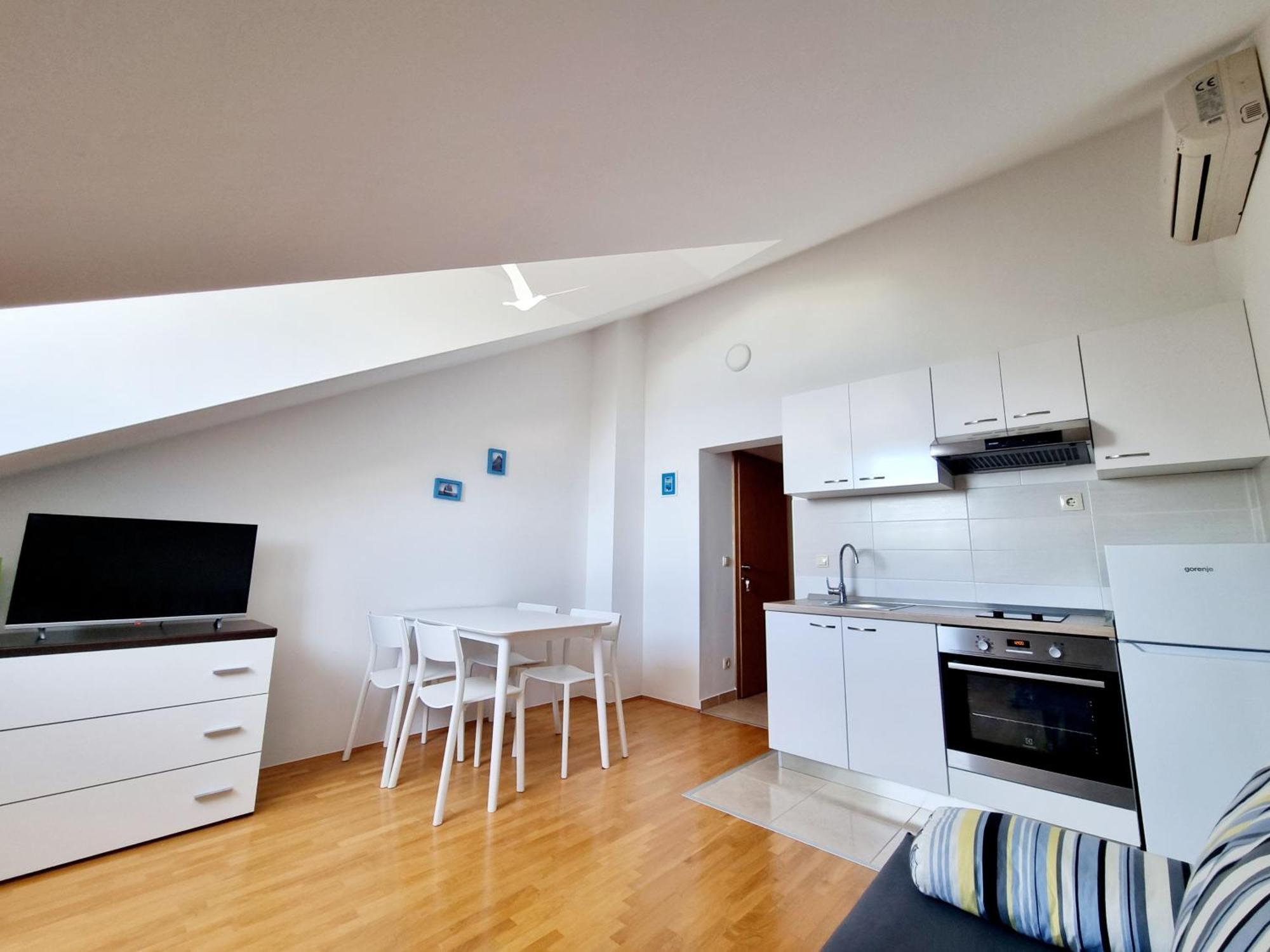 Apartments Iskra Duće エクステリア 写真